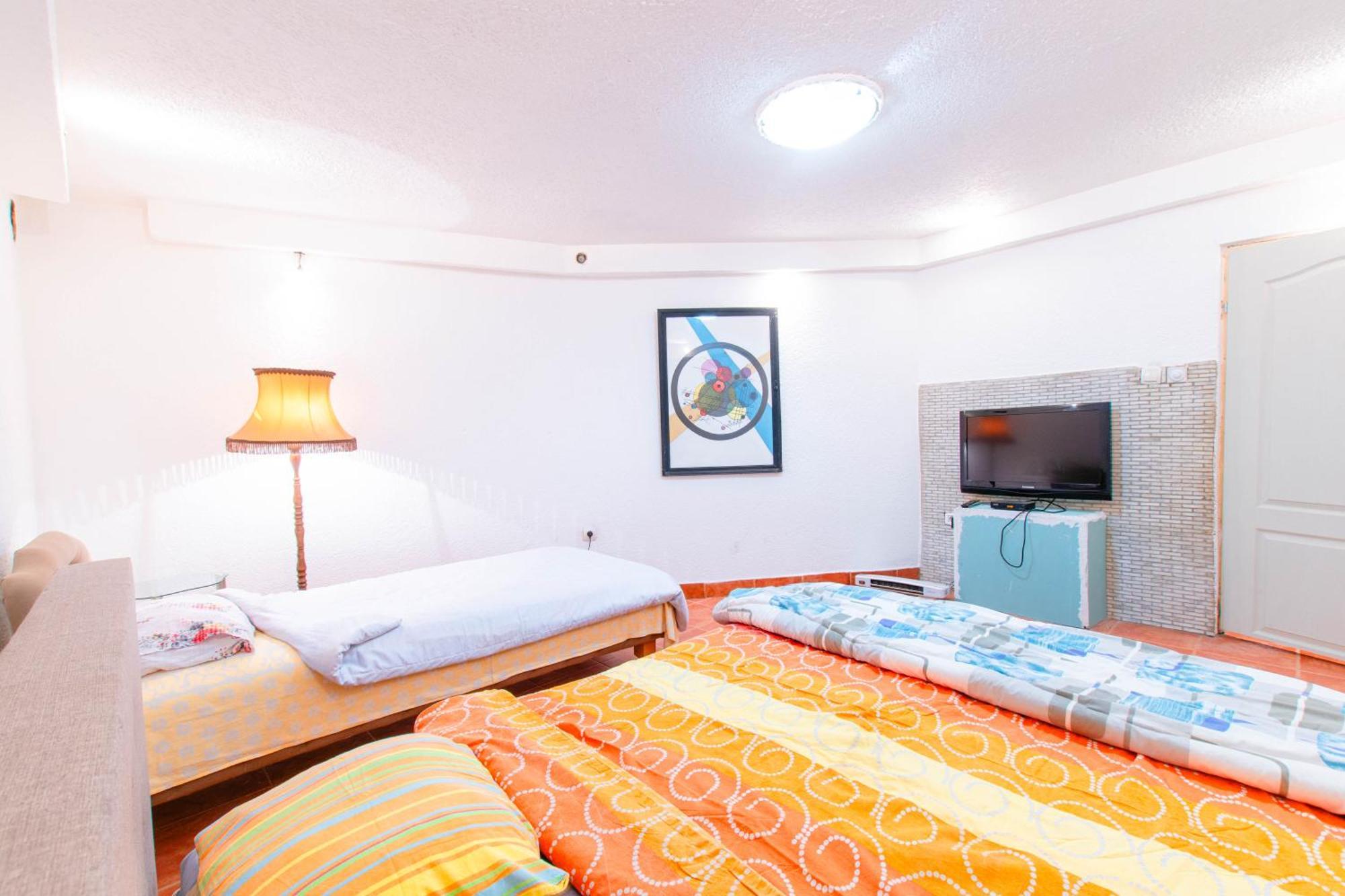 Hostel Konak Podgorica Buitenkant foto
